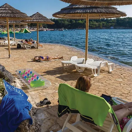 Апартаменти Korculanska Croatia