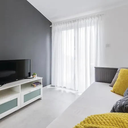 1 Bedroom Amazing In Porec